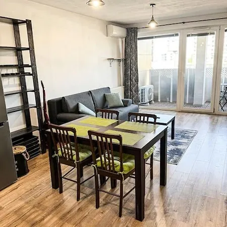 With Garage Parking And Communal Terrace Daire *