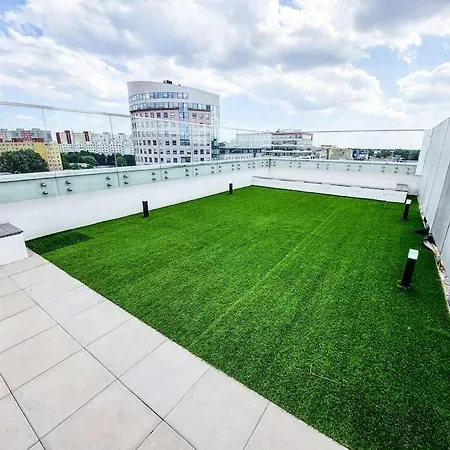 With Garage Parking And Communal Terrace Daire